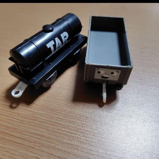 TOMY プラレールトーマス プラレールボコいたずら貨車 タンク車