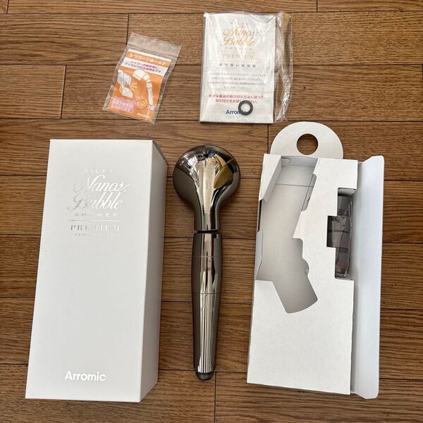 シルキーナノバブルシャワープレミアム シャワーヘッド シルバー