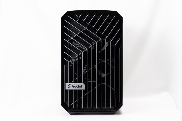 動作◎ Fractal Design Torrent Nano Black TG Dark Tint FD-C-TOR1N-01