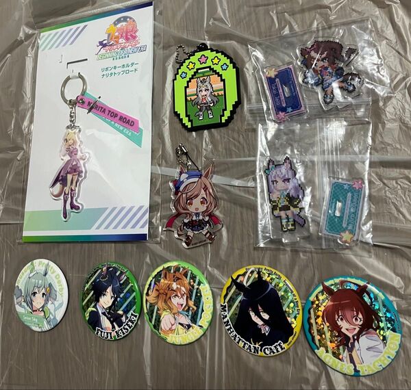 10個セット 劇場版 ウマ娘 新時代の扉 ホログラム 缶バッジ ハチャウマ ラバー リボン キーホルダー アクリルスタンド