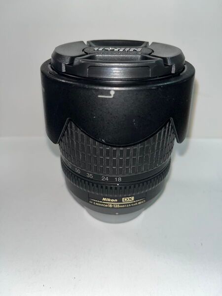 Nikon ニコン 交換レンズ AF-S DX NIKKOR 18-135mm F3.5-5.6G ED【中古品】