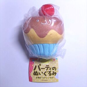 にっこりーノ パーティーのぬいぐるみ いちご付き カップケーキ