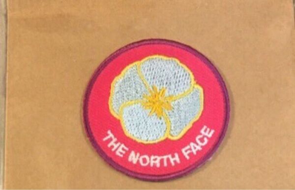 THE NORTHFACEノースフェイス アイロンワッペン花 ハイビスカス 刺繍