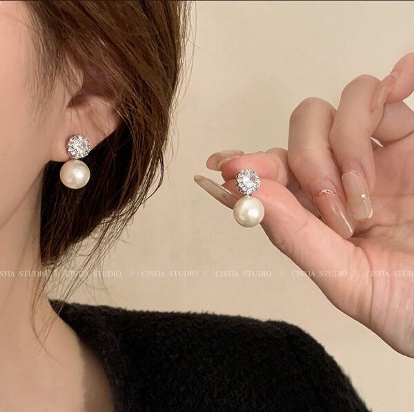 ピアス パール風 ゴールド 一粒 結婚式 パーティー フォーマル 上品 韓国 高見え シンプル 誕生日 プレゼント 普段使い