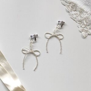リボン ビーズ イヤリング シルバー クリア ハンドメイド 金属アレルギー対応