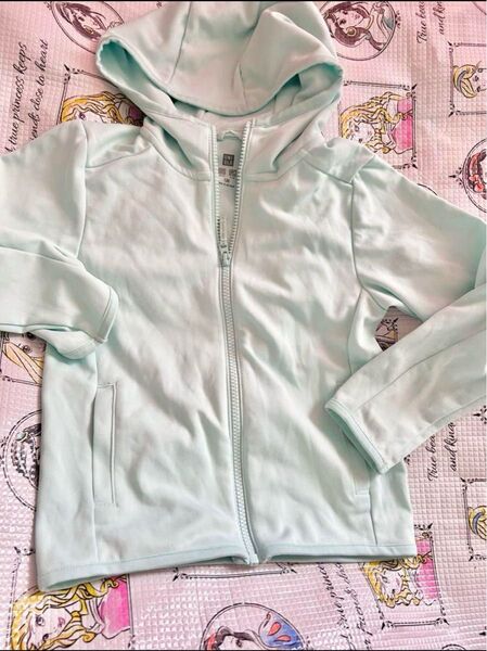 UNIQLO UVカットメッシュパーカー 120cm