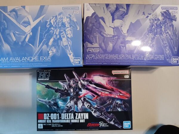 最新ガンプラ3点セット RG ガンダムアヴァランチエクシアダッシュ&バンシィ・ノルン【スペシャルコーティング】&デルタザイン