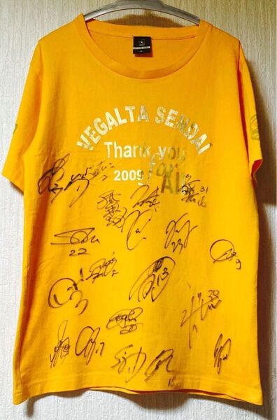 美品・即日発送 ベガルタ仙台 2009 サイン入り記念Tシャツ