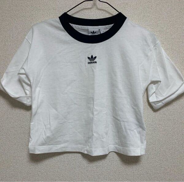 adidas アディダス 半袖 Tシャツ ショート丈 ミニTシャツ ノースリーブ タンクトップ ホワイト スポーツウェア 白