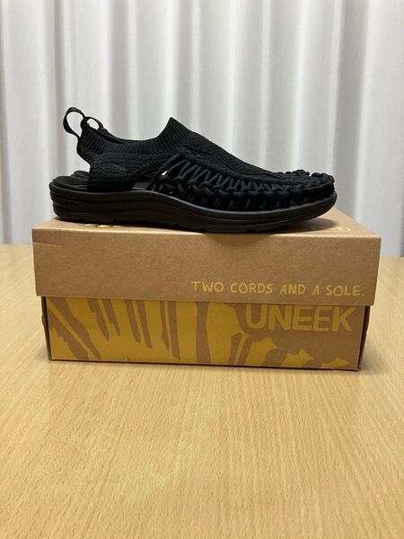 KEEN キーン ユニーク UNEEK EVO BLACK 24cm