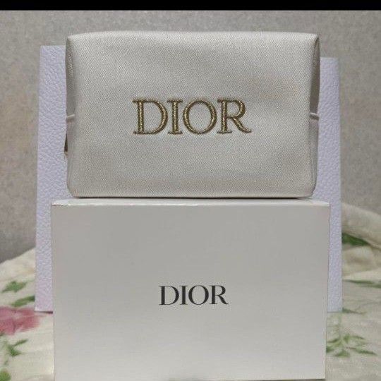 本日24時まで限定セール!! DIOR ディオール ノベルティ ポーチ ホワイト