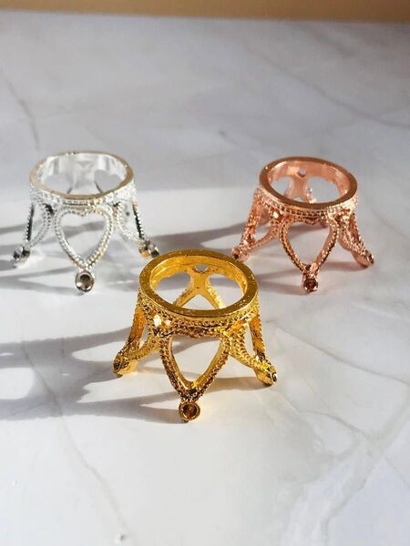 ミニ 王冠 天然石 スフィア 台座 ゴールド 天然石置き かわいい インテリア雑貨 かわいい 原石置き ジオード フリーフォーム