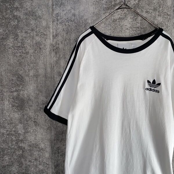 【adidas アディダス】 リンガーネック 半袖Tシャツ 刺繍 スリーストライプ あいみょん 半袖 Tシャツ コットン 古着