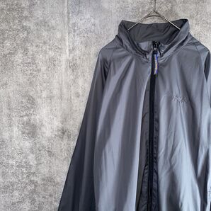 【PenField ペンフィールド】ナイロンジャケット アウトドア メンズ グレー ジャケット ウィンドブレーカー ロゴ刺繍
