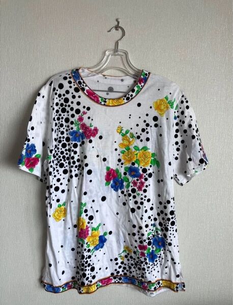 綿100%カラフルドット花柄(薔薇/バラ/ばら) 丸首 ラウンドネック 半袖Tシャツ カットソー トップス【サイズ】M
