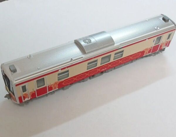 tomix 98138 JR H100形ディーゼルカー(室蘭線・日高線ラッピング車)セット 日高線H100 85の1両のみ T車