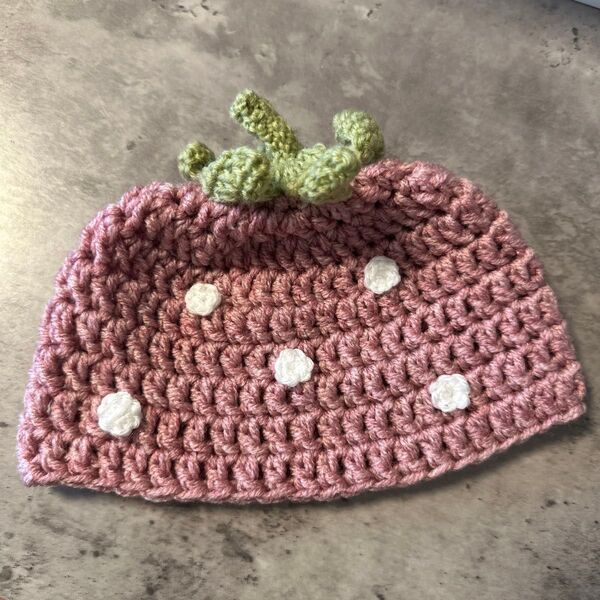 いちごのニット帽 ハンドメイド ニット帽 手編み