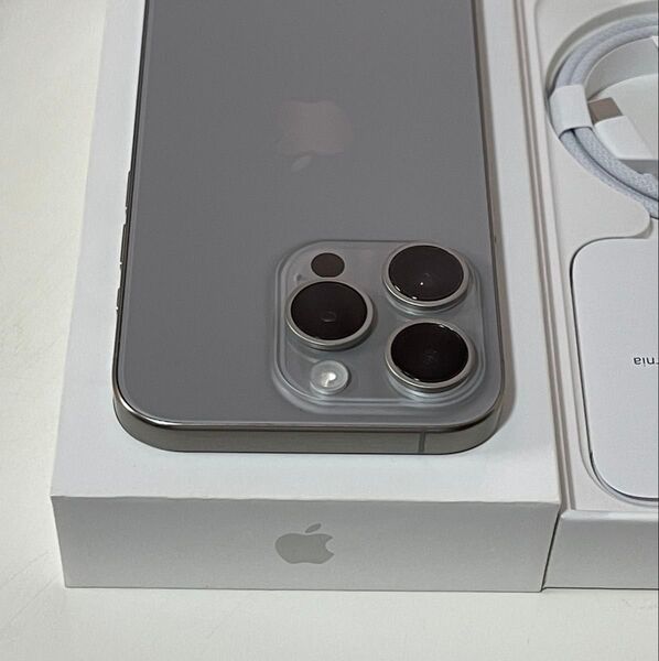 IPHONE 15 PRO 256GB SIMフリー超美品