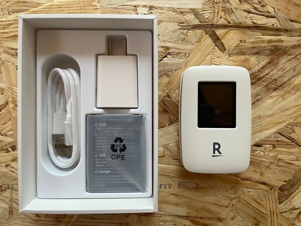 Rakuten WiFi Pocket R310 ホワイト