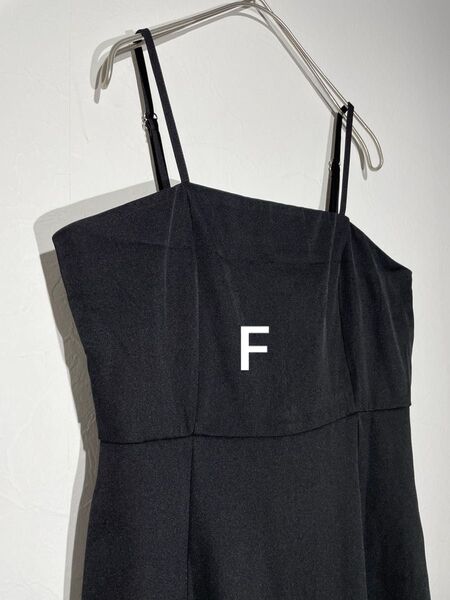 Ada. キャミソールロングワンピース フリーサイズ S M L F タイト 黒 無地 スリット入り 美シルエット