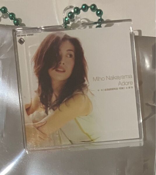 中山美穂さん ジャケットキーホルダー Adore