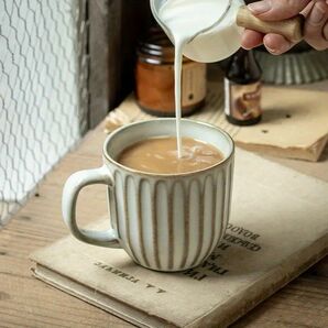 ヴィンテージ風 エンボス加工 セラミック コーヒーマグ ラテカップ インテリア お洒落 カフェ ギフト 人気 1点274505