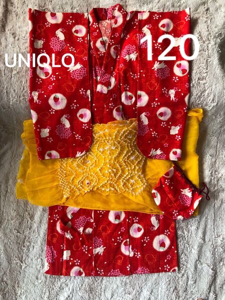 【美品】UNIQLO ユニクロ 浴衣 うさぎといちご柄 120 へご帯 巾着付 着付け説明書付き