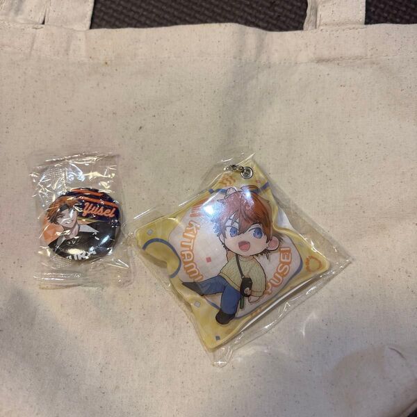 くら寿司×にじさんじ 北見遊征クッションチャーム、缶バッジ