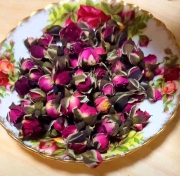 バラ茶ローズティー ハーブティーバラの蕾 50g花茶(バラ茶) 漢方茶健康茶 バスタイムにもおすすめ!