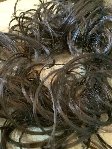 未使用 ワイヤー入りヘアピース 60cm アッシュ系ライトブラウン つけ毛 お団子 アップスタイルヘアピース ウィッグ レディース