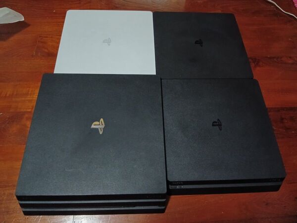 送料無料cuh 7000 ps4 pro プロ本体 プレステ4 2000 2100 2200
