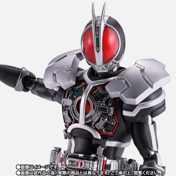 S.H.Figuarts(真骨彫製法)仮面ライダーファイズ アクセルフォーム