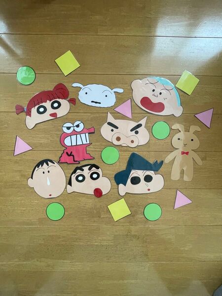 壁面飾り 幼稚園 保育園 キャラクター 両面 クレヨンしんちゃん