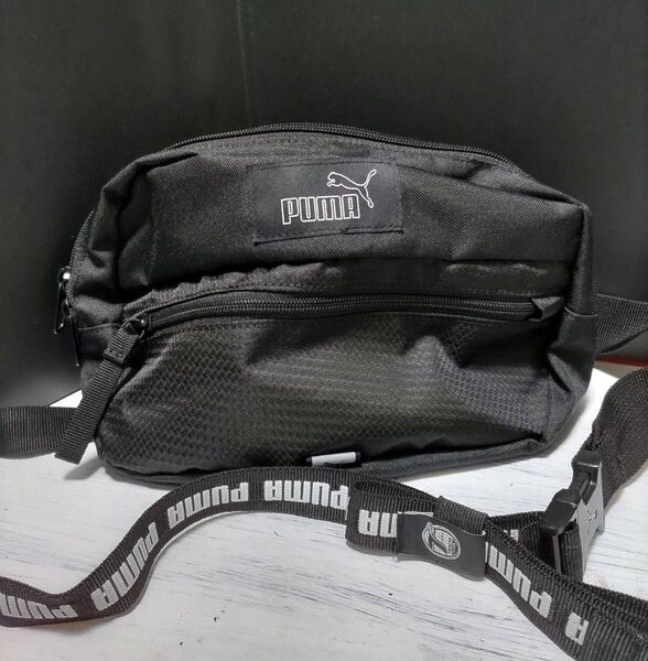 PUMA プーマ × 大分 トリニータ ウエスト ボディ バッグ 斜め掛け ショルダーバッグ ブラック 軽量 スポーツ サッカー