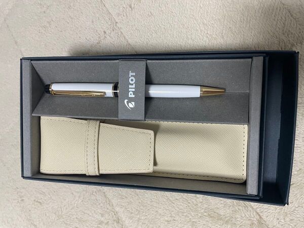 PILOT グランセ ボールペン パールホワイトCT ペンケース、箱付き