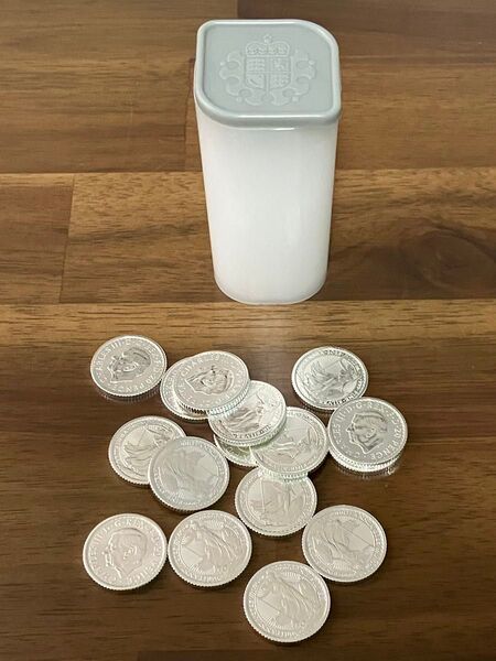2025年 ブリタニア銀貨 1/10オンス 16枚 ミントロール付 純銀