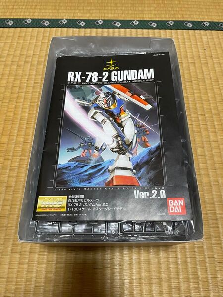 MG 1/100 RX-78-2 ガンダム Ver.2.0