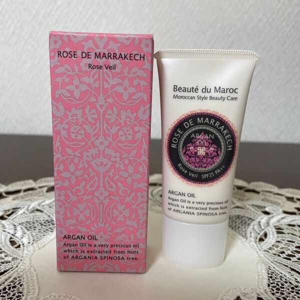 ローズドマラケシュ 未使用ローズヴェ-ル 35g SPF25PA ++ ダマスクローズの香り 日焼け止め、化粧下地