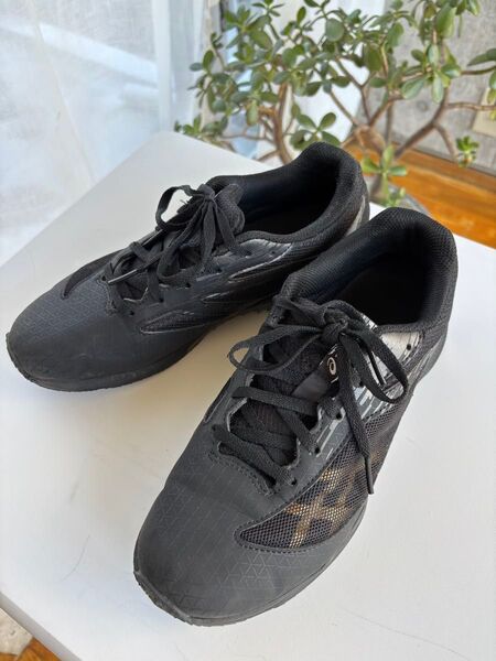 アシックス asics スニーカー ブラック 24.5