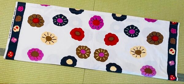 marimekko ネック ファブリック はぎれ 黒 茶 クリーム ピンク エンジ 希少 レア 生地 ヴィンテージ 1972