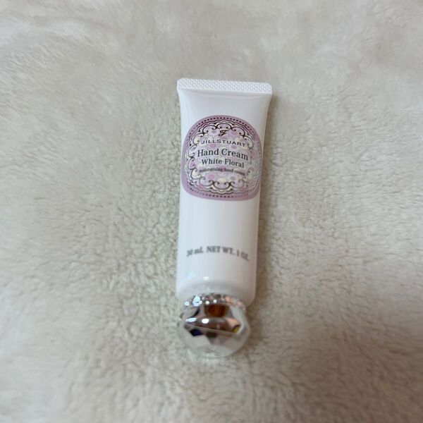 ジルスチュアート ホワイトフローラル ハンドクリーム 30g