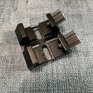 ファインダー台座