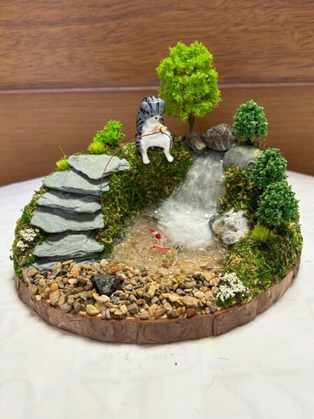 ジオラマ 滝壺釣り 猫フィギュア付き