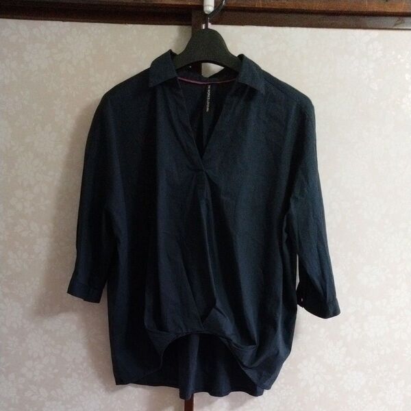 H.K.WORKSLONDON ブラウス ネイビー 7分袖 ツイストデザイン