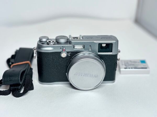 FUJIFILM FinePix X100