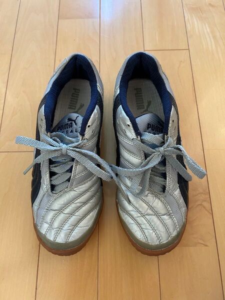 PUMA フットサルシューズ スニーカー 靴