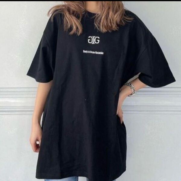 「WEB限定」Symmetry GYDA BIG Tシャツ ブラック