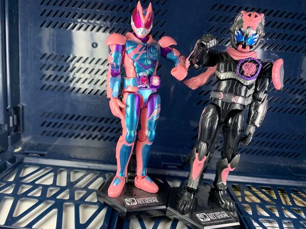 仮面ライダーリバイス 装動 リバイ バイス レックスゲノム フィギュア 2体セット