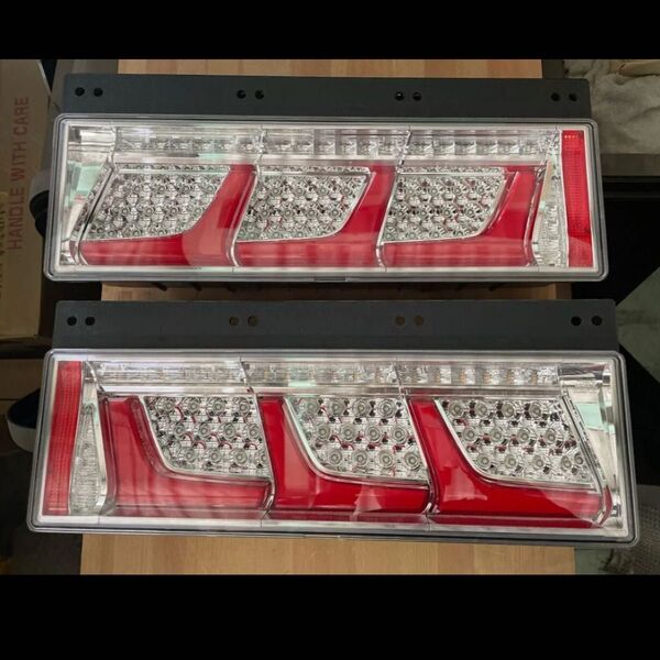 小糸 KOITO LED テールランプ ノーマルターン 新車外し箱無し 本体のみ 左右セット