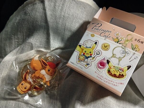 ポケモン ポケモンケーキ アクリルキーホルダー ポケモンカフェ イーブイ